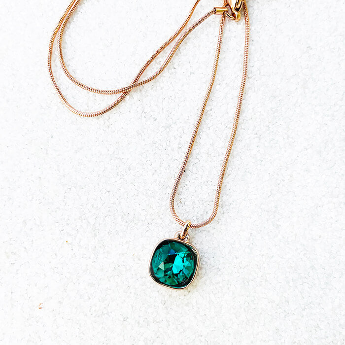 Emerald green hot sale swarovski necklace